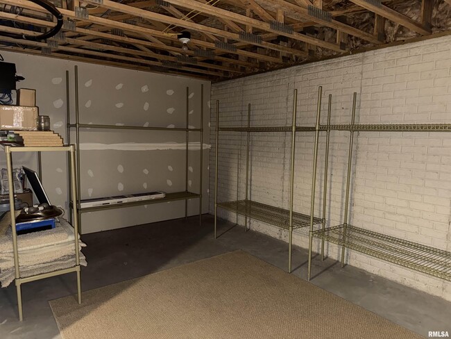 Building Photo - 3011 Belmont Pl