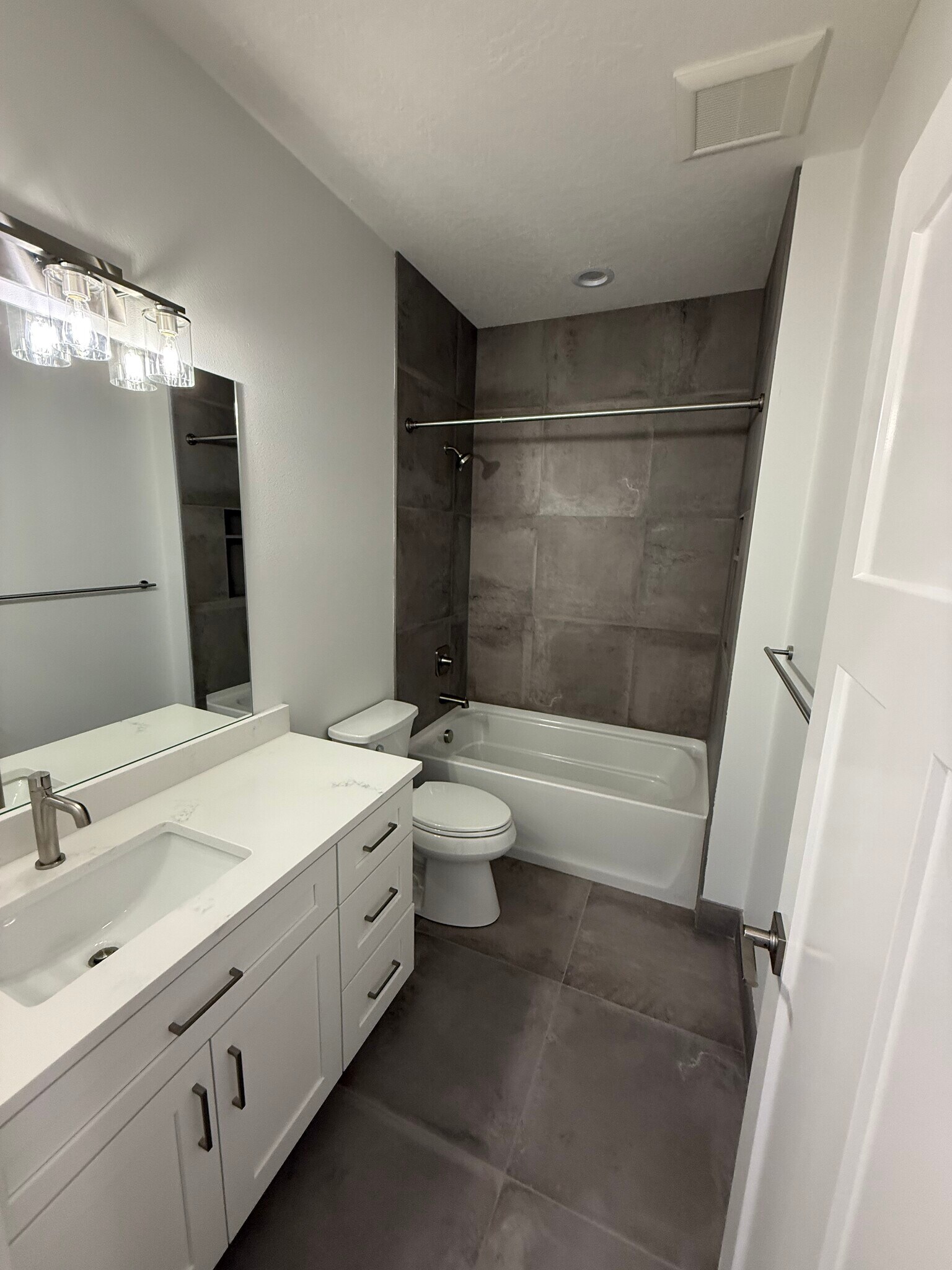 Building Photo - 3127 N Fruitland Ln