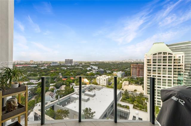 Building Photo - 2831 S Bayshore Dr