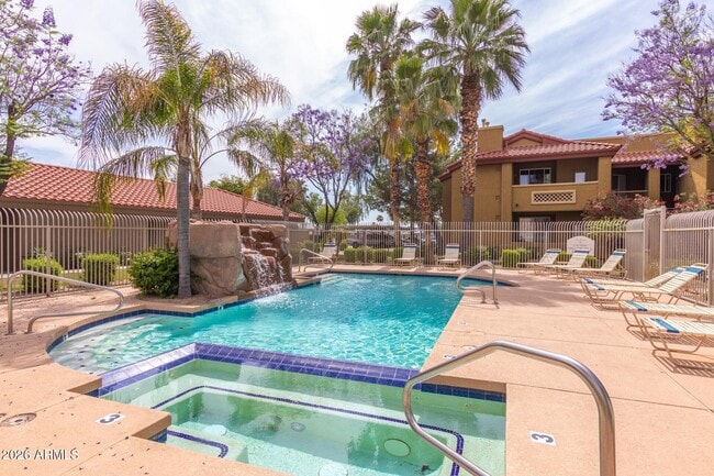 Building Photo - 2929 W Yorkshire Dr