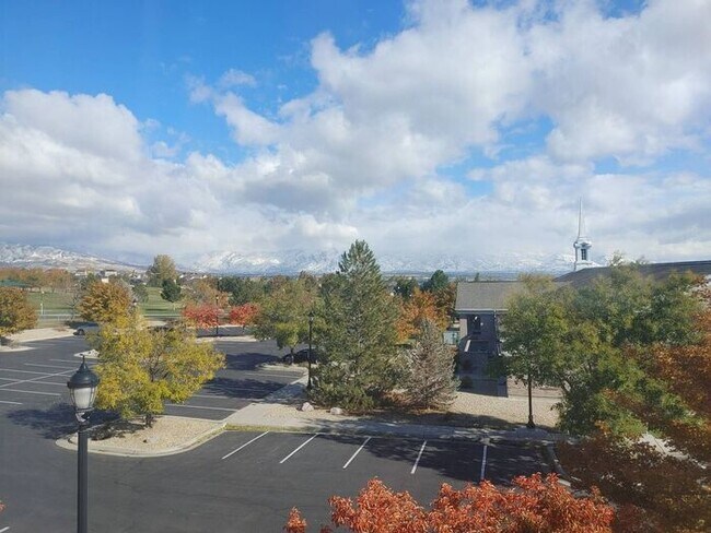 Building Photo - Stunning Saratoga Springs Townhome