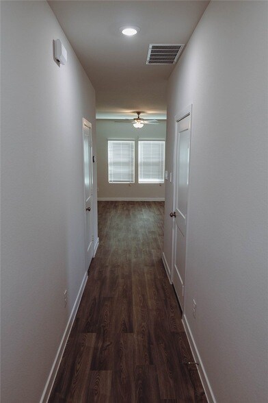 Building Photo - 211 Forest W St