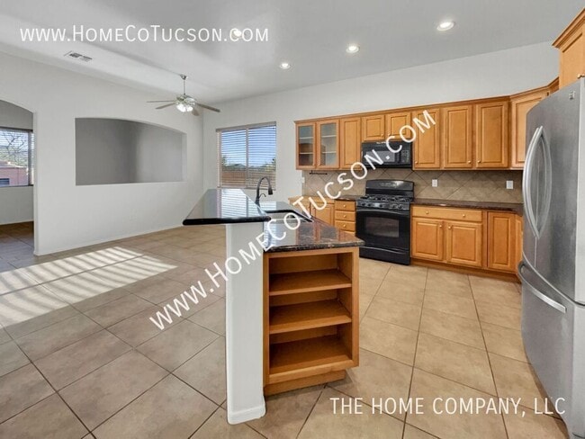 Building Photo - 1061 S Seldon Pl