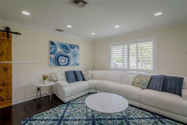 Building Photo - 8500 SW 70th St