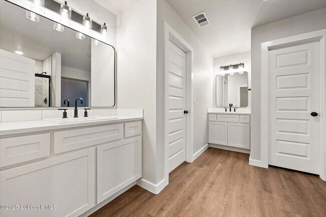 Building Photo - **Move In Special** Stunning Newly Built H...
