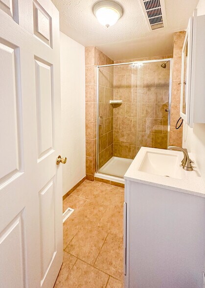 Bathroom - 950 Center St
