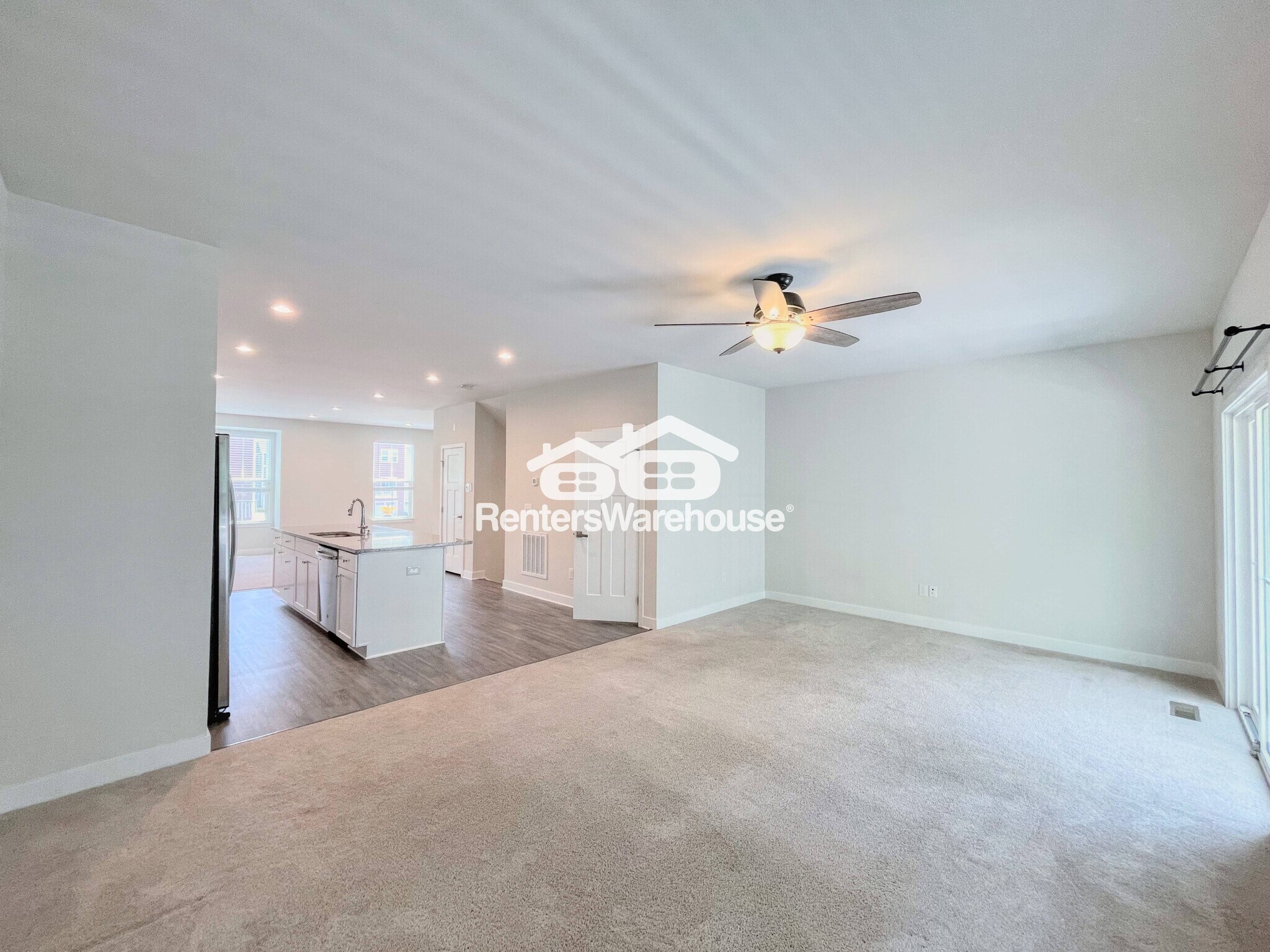 Building Photo - 930 Parley Pl