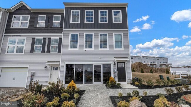 Building Photo - 1090 Meadowlark Dr