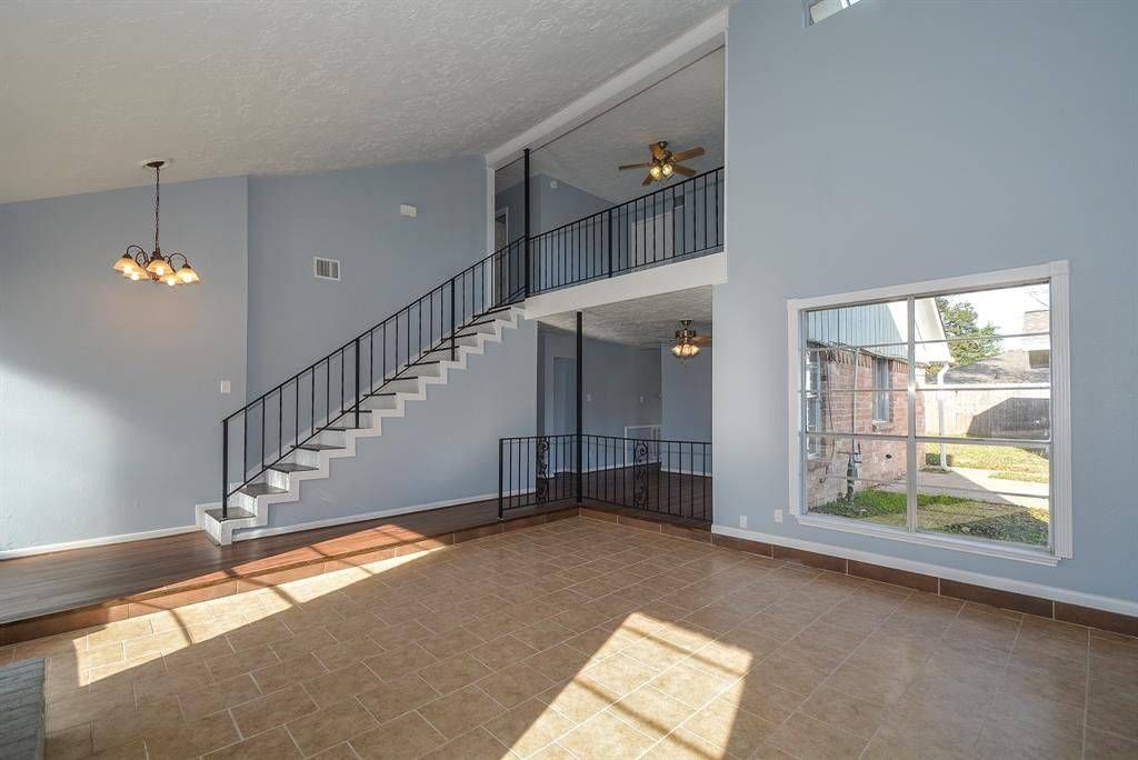 Building Photo - 22722 Fincastle Dr