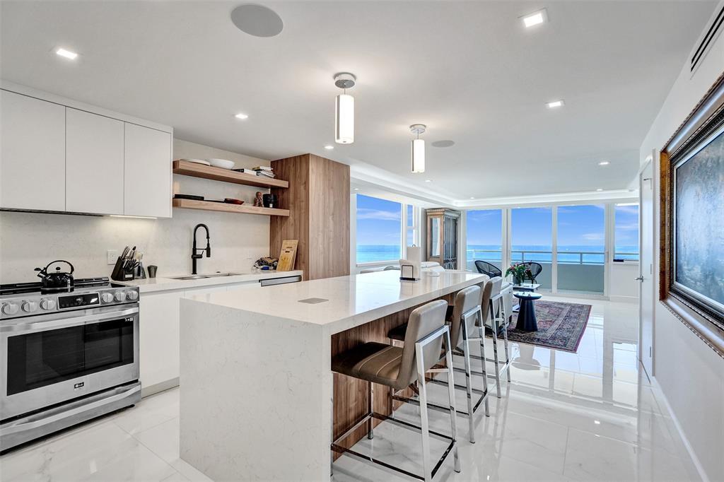 Building Photo - 545 S Fort Lauderdale Beach Blvd