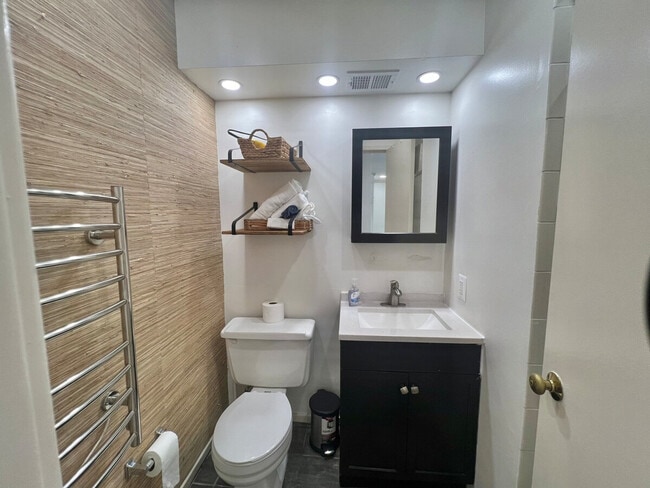 Building Photo - 2361 Hunters Square Ct