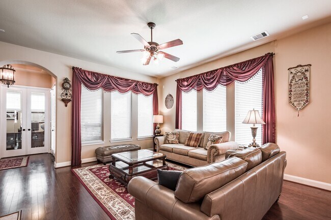 Building Photo - 20050 Mitchell Cove Dr