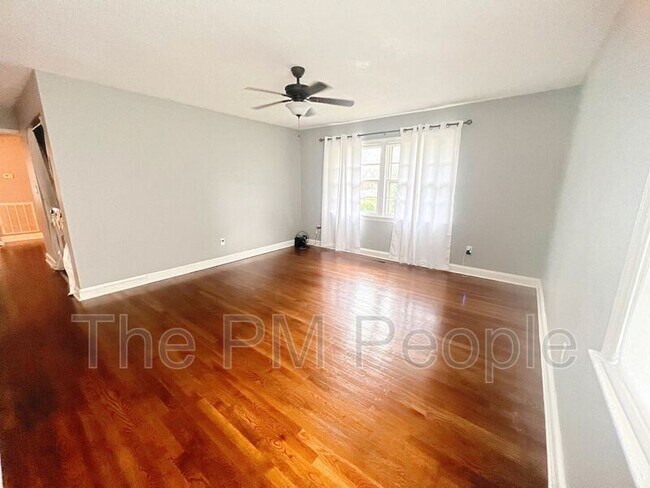 Building Photo - 34 Fleetwood Dr