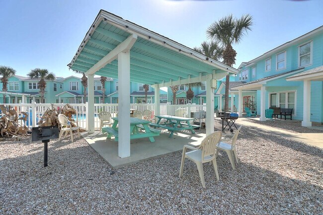 Building Photo - 2120 Eleventh Street-SI ID1023198P