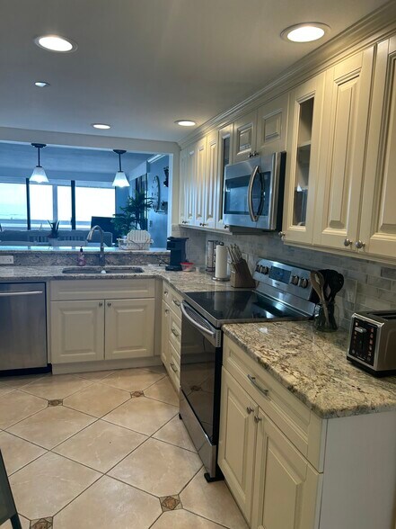 Building Photo - 17940 Gulf Blvd