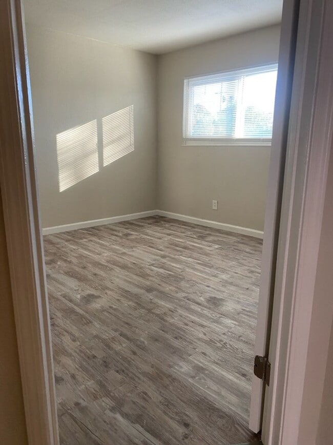 Building Photo - 427 A St