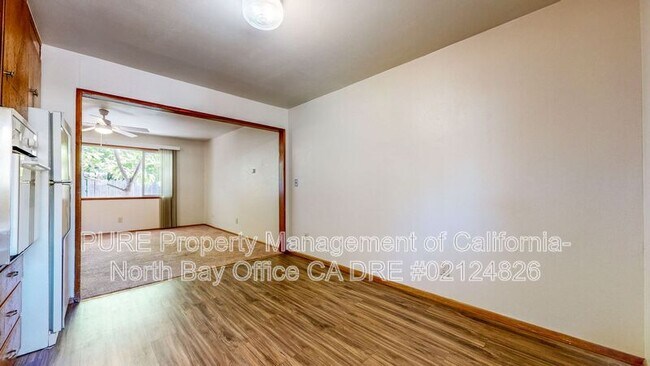 Building Photo - 867 Lorna Dr