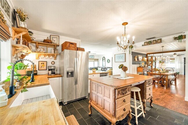 Building Photo - 16084 Stur St