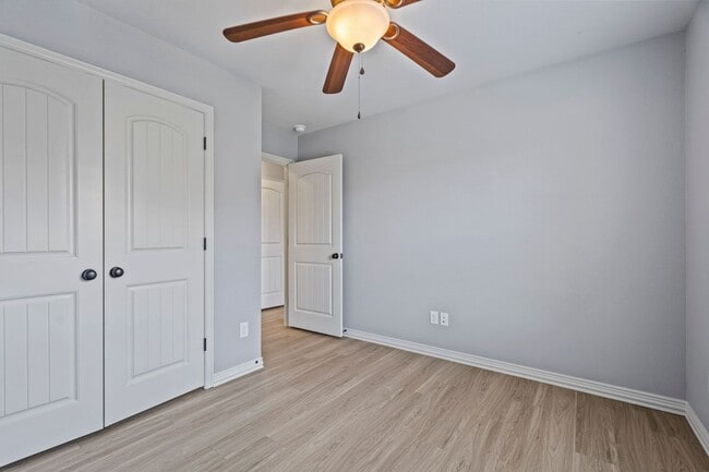 Building Photo - 1118 Springhill Rd