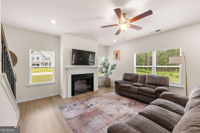 Building Photo - 228 Whitneys Wy