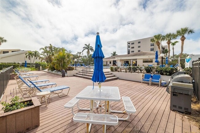 Building Photo - 1316 Pasadena Ave S