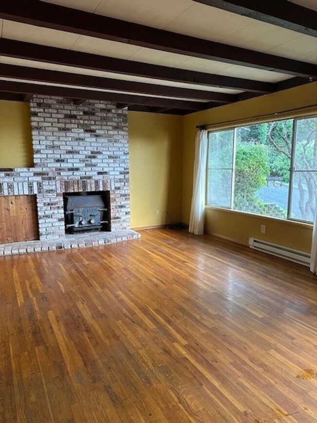 Building Photo - 29287 Wallace St