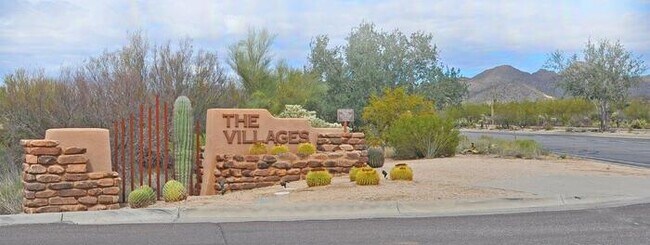 Building Photo - Priced right in Dove Mountain. Fresh & cle...