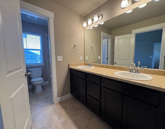 Building Photo - Newer build, 3 bedroom, 2 1/2 bath in The Sands