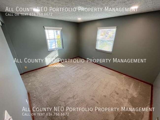 Building Photo - 3393 Homecroft Dr