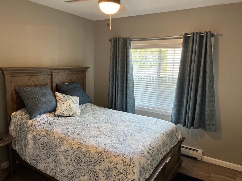 Building Photo - 321 Turner St