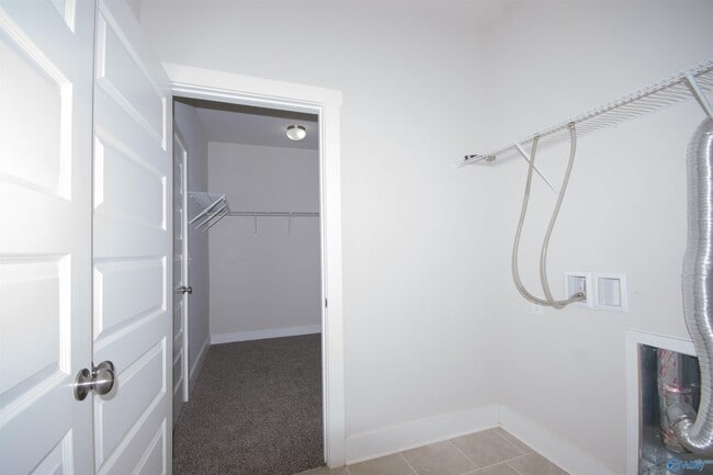 Building Photo - 28 Silky Oak Cir SW