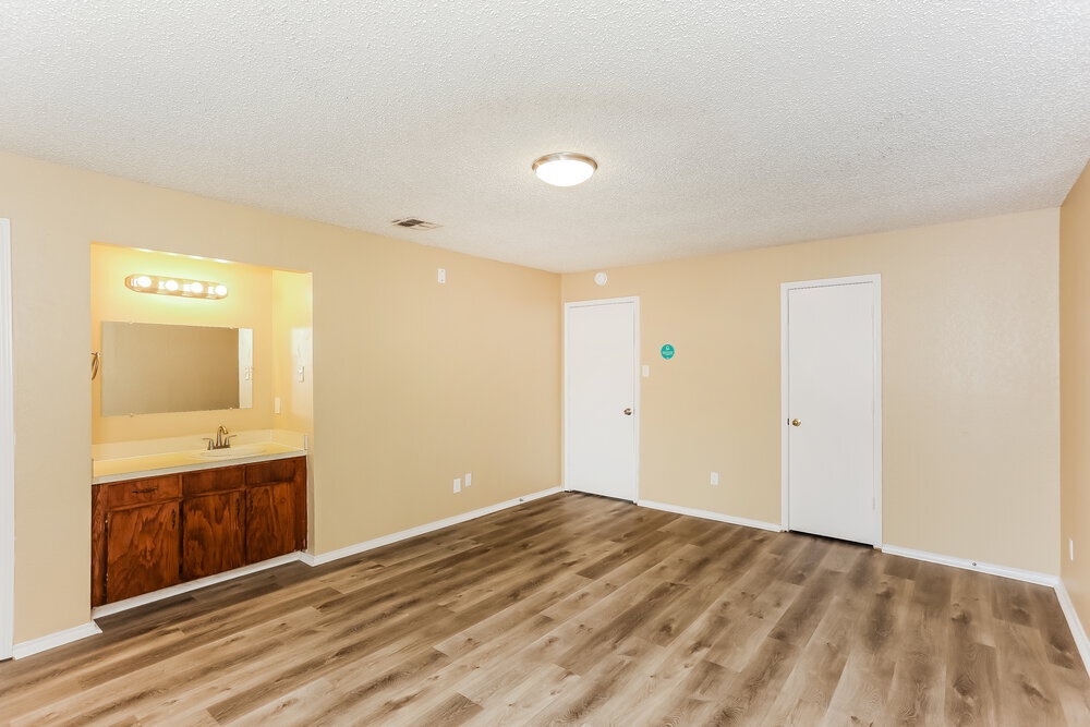 Building Photo - 6306 Twin Maple Ct