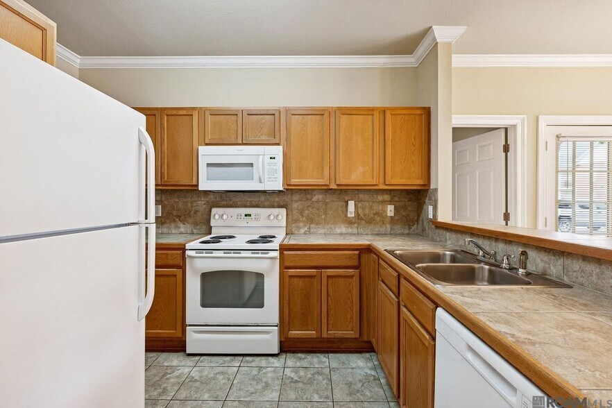 Building Photo - 1741 Brightside Dr
