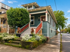 Building Photo - 3338 SE 16th Ave
