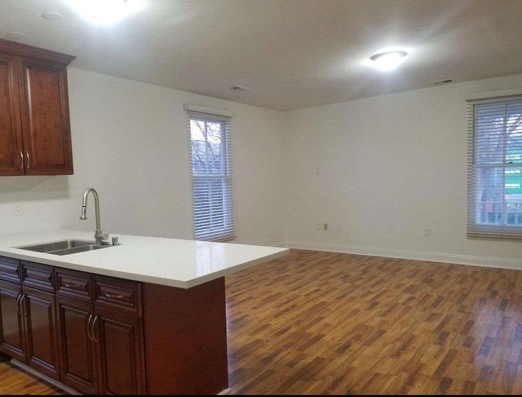 Building Photo - 259 Chautauqua Ave