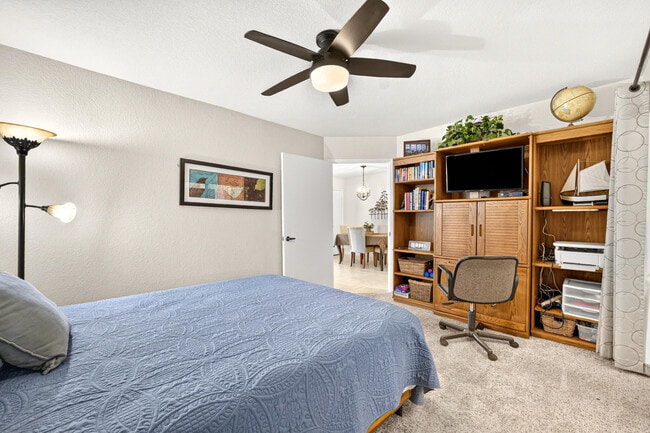 Building Photo - 41385 Woodhaven Dr W