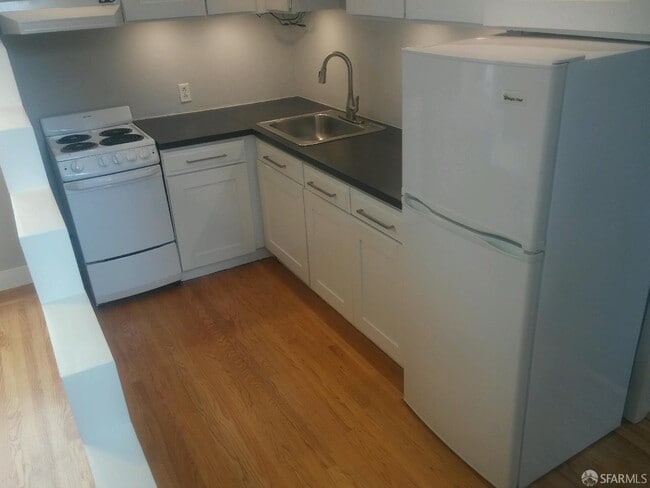 Building Photo - 236 Clinton Park