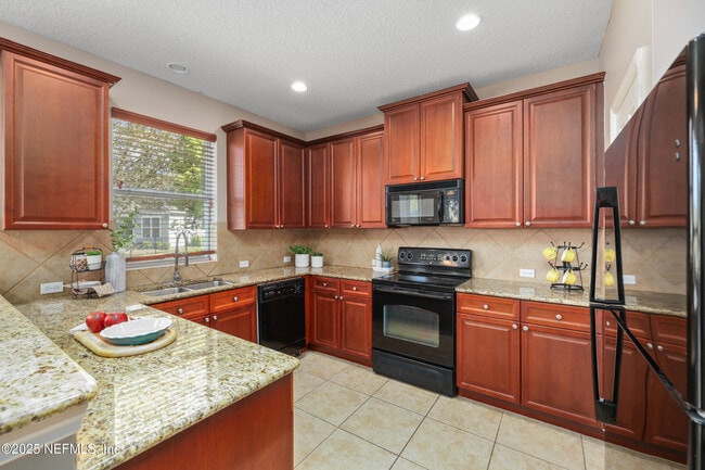 Building Photo - 3946 Royal Pines Dr