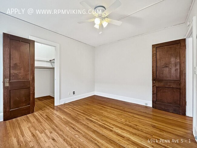 Building Photo - Exceptional 2br 1ba Lower Duplex Unit ~Dep...