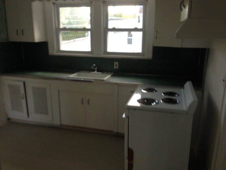 Building Photo - 71 Potter Ave