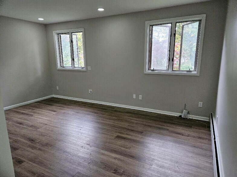 Building Photo - 77 South Ave