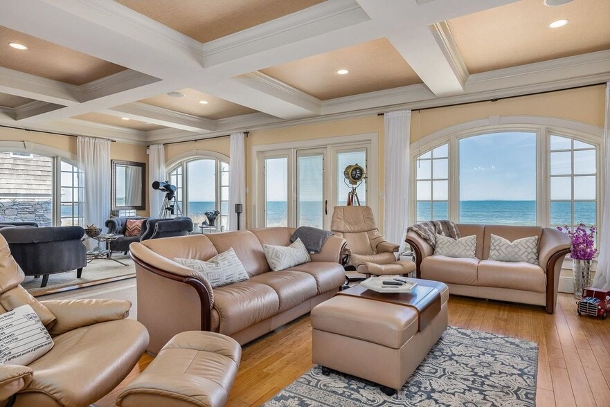 Building Photo - 1138 Ocean