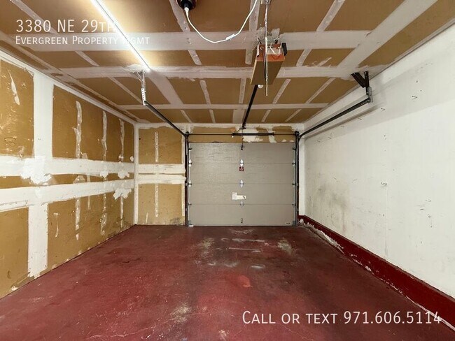 Building Photo - 3380 NE 29th St