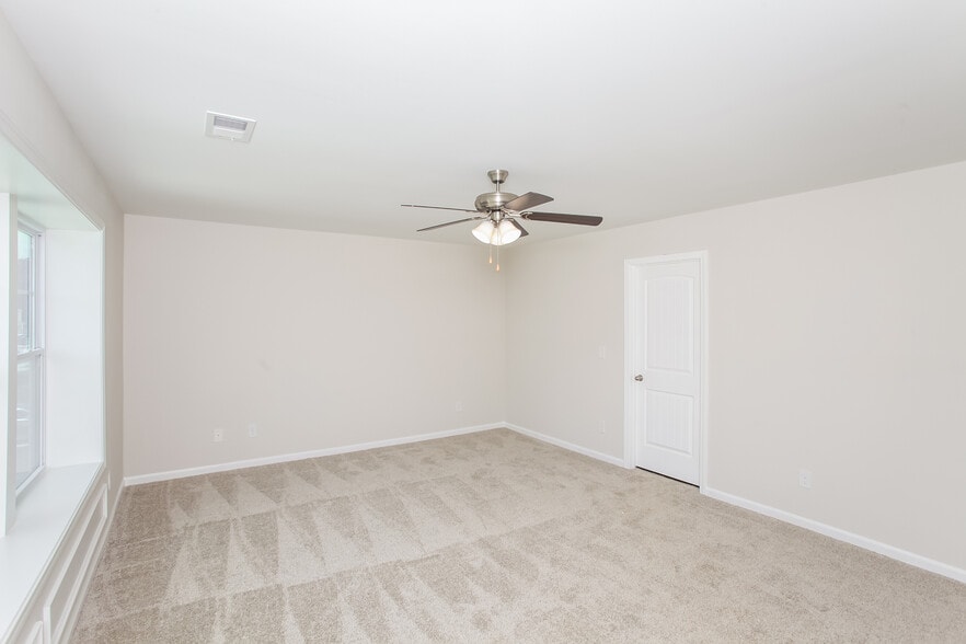 Building Photo - 10 Brake Ct