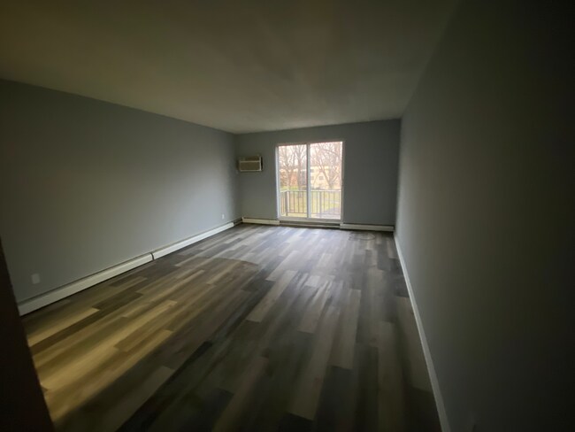 Building Photo - Beautiful Meadowood Condo Unit
