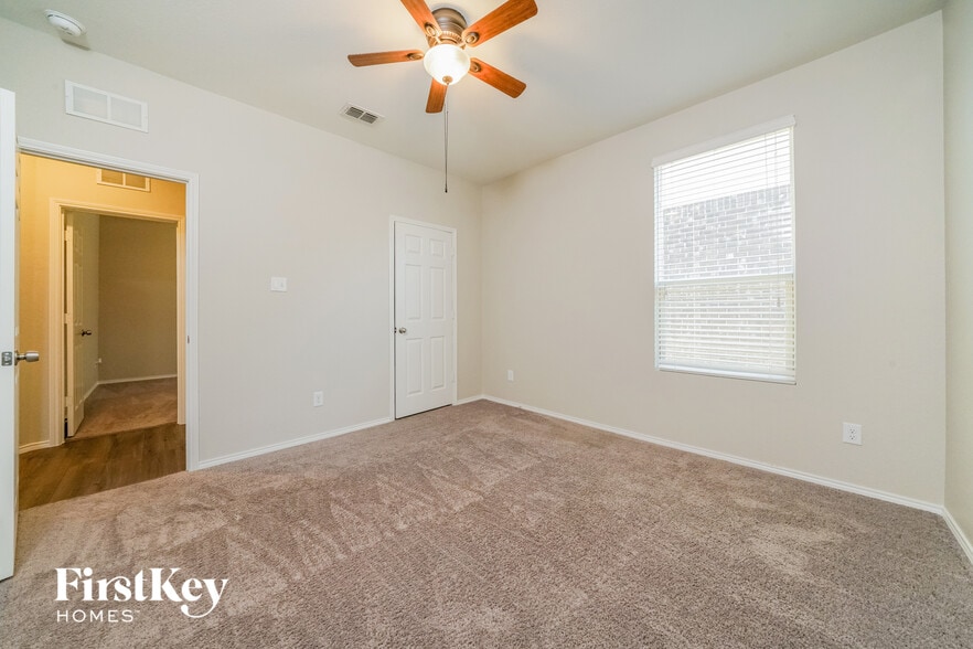 Building Photo - 713 Jonius Creek Dr