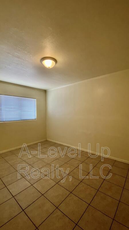 Building Photo - 2705 S Monterey Vista