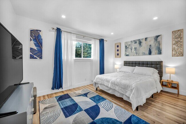 Building Photo - 405 Gregory Way