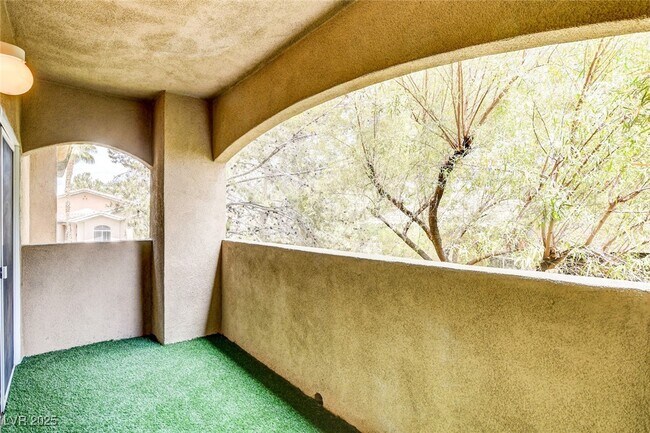 Building Photo - 8729 Red Brook Dr