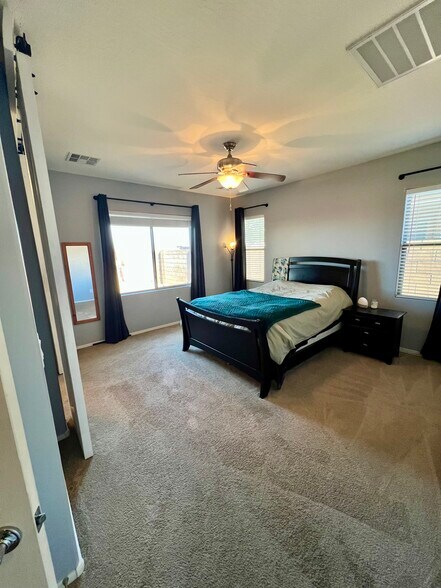 Building Photo - 4210 E Alamo St